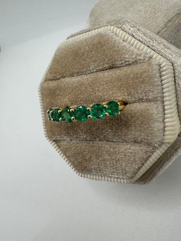 9ct gold 7 stone emerald ring