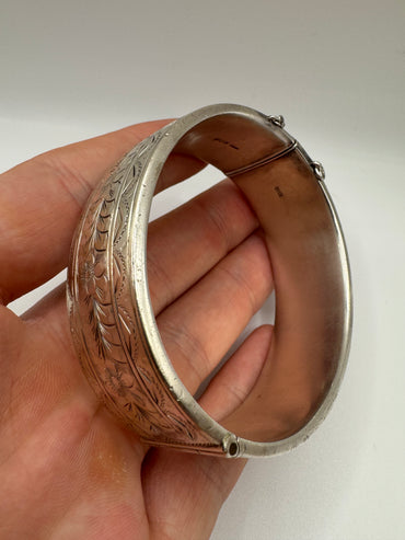 Antique silver patterned bangle