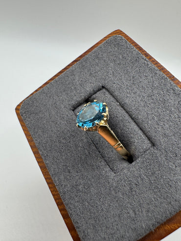 9ct gold topaz ring
