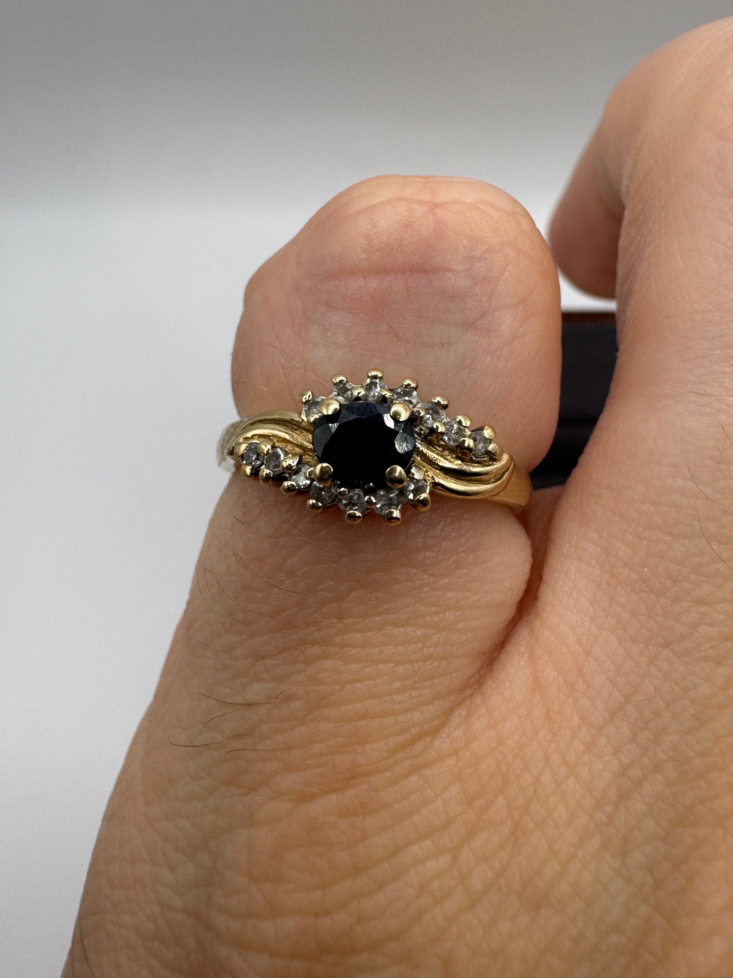 9ct gold sapphire and diamond ring