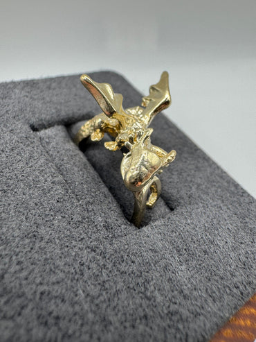 9ct gold dragon ring