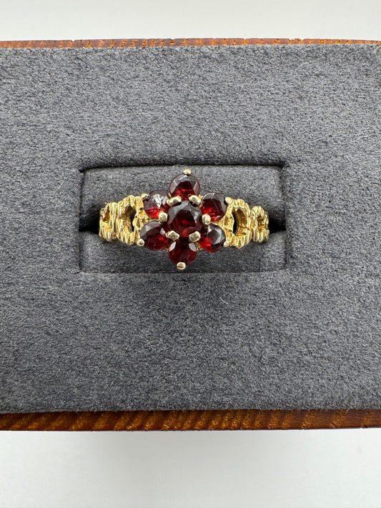 9ct gold garnet cluster ring
