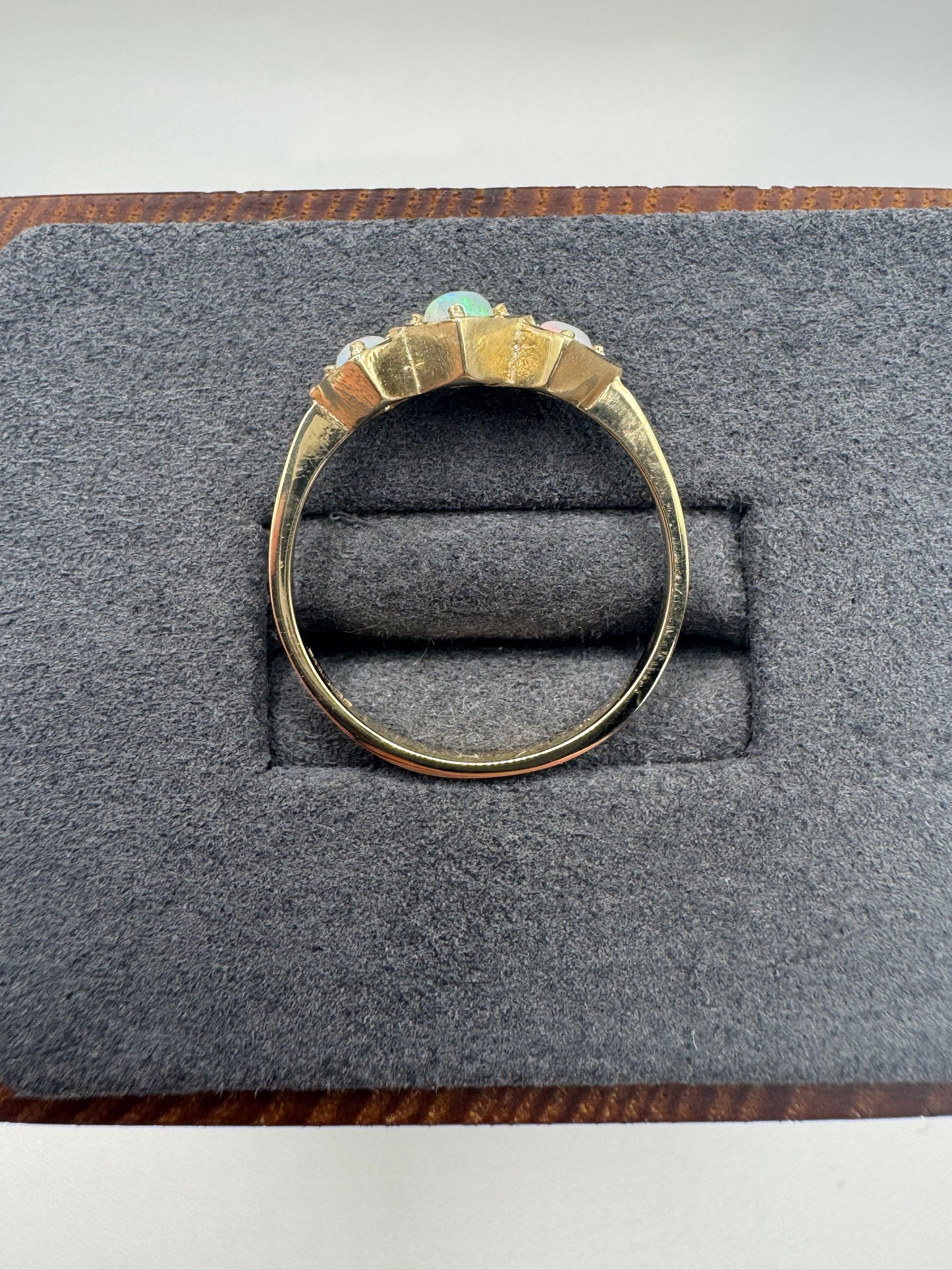 9ct gold opal ring