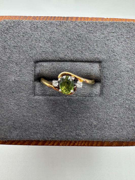 14ct gold green sapphire and zircon ring