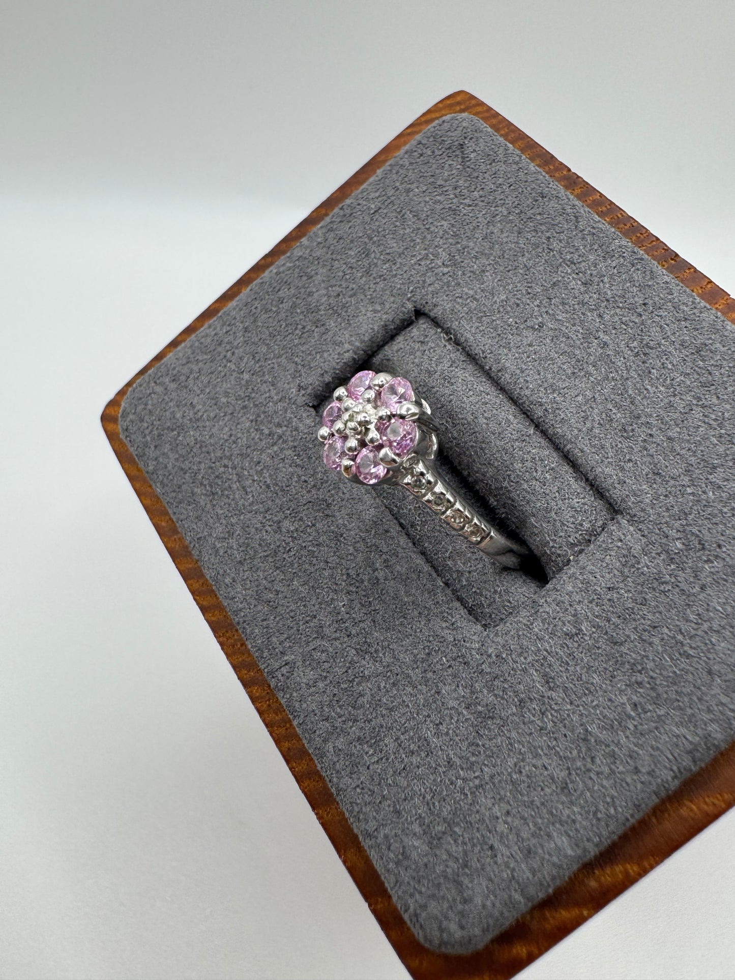 9ct white gold pink sapphire and diamond ring