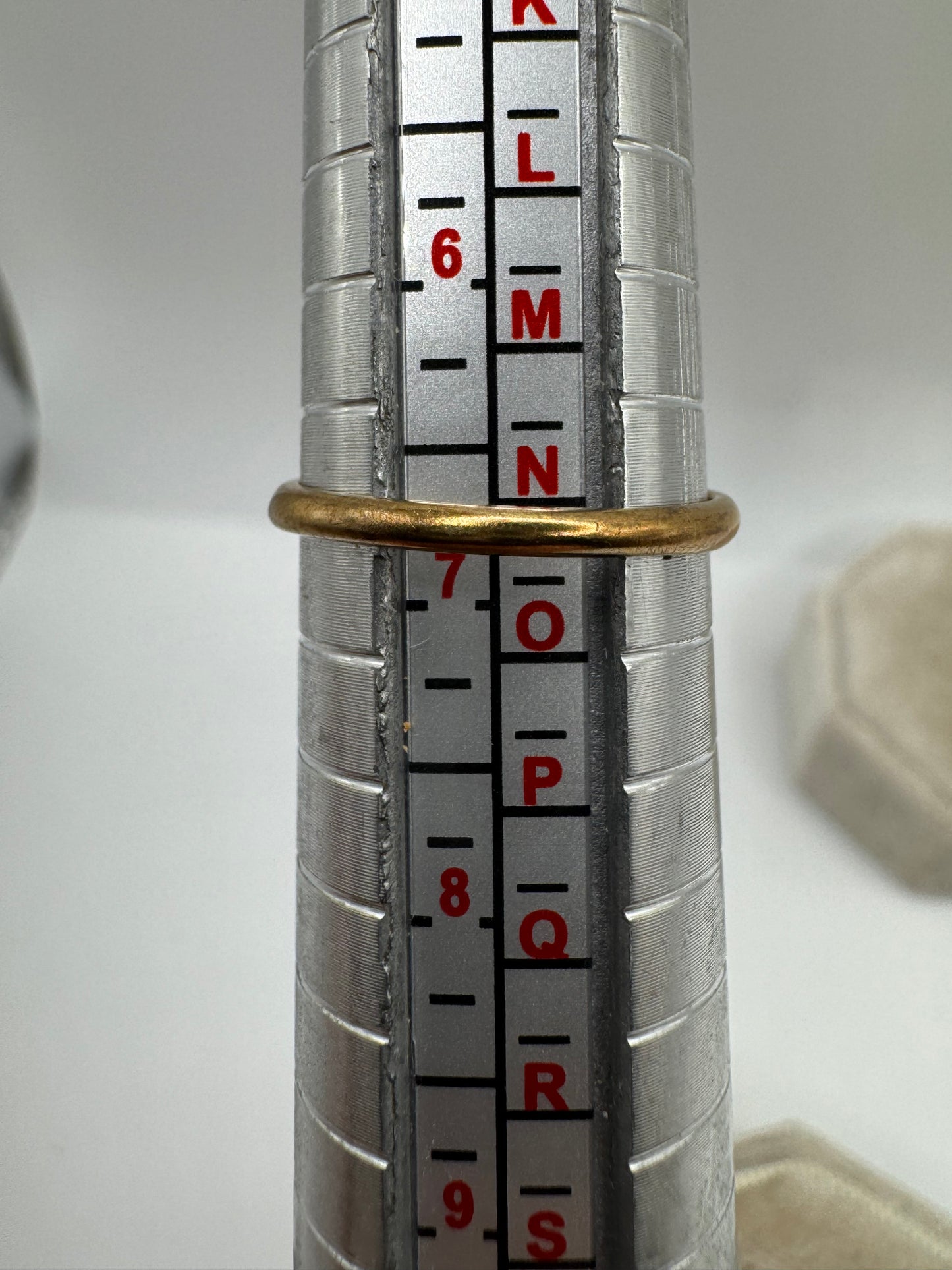 9ct gold sapphire ring
