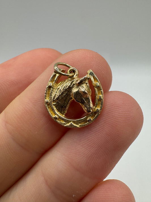 9ct gold lucky horse and horseshoe charm