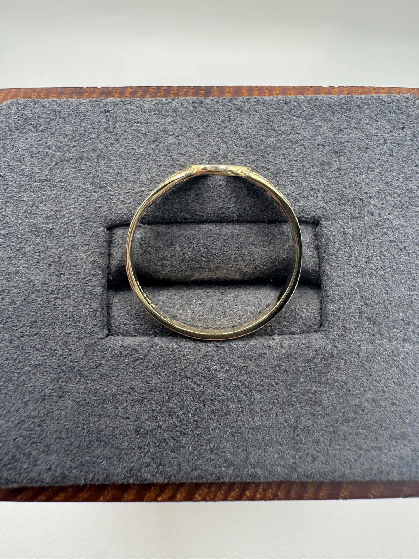 9ct gold horseshoe ring