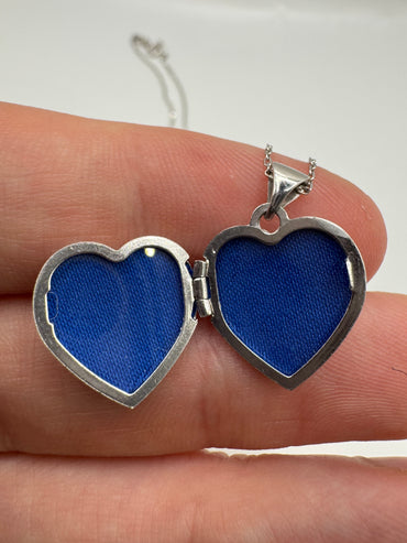 9ct white gold locket necklace