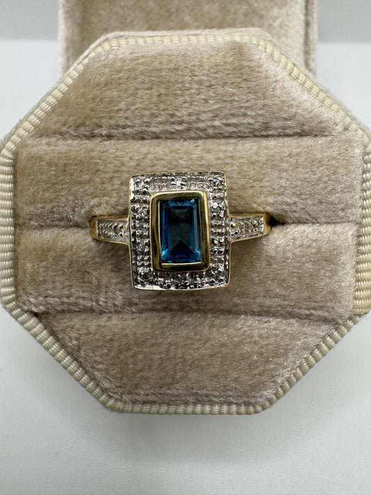 9ct gold blue topaz and diamond ring