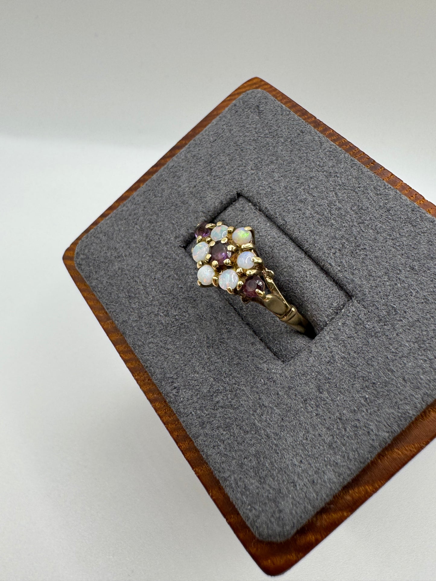 9ct gold amethyst and opal ring