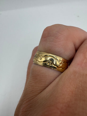 9ct gold patterned band