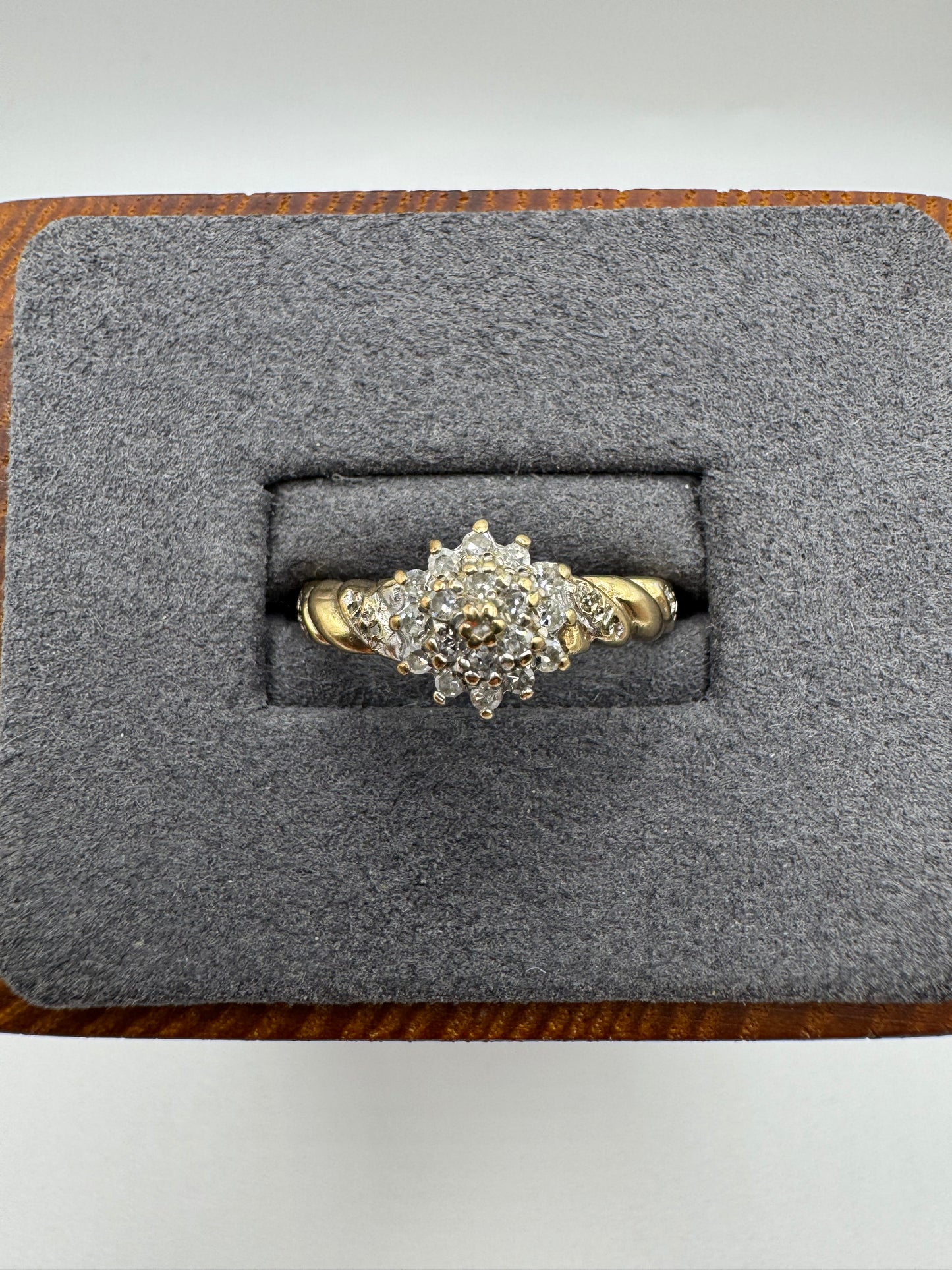 9ct gold diamond cluster ring