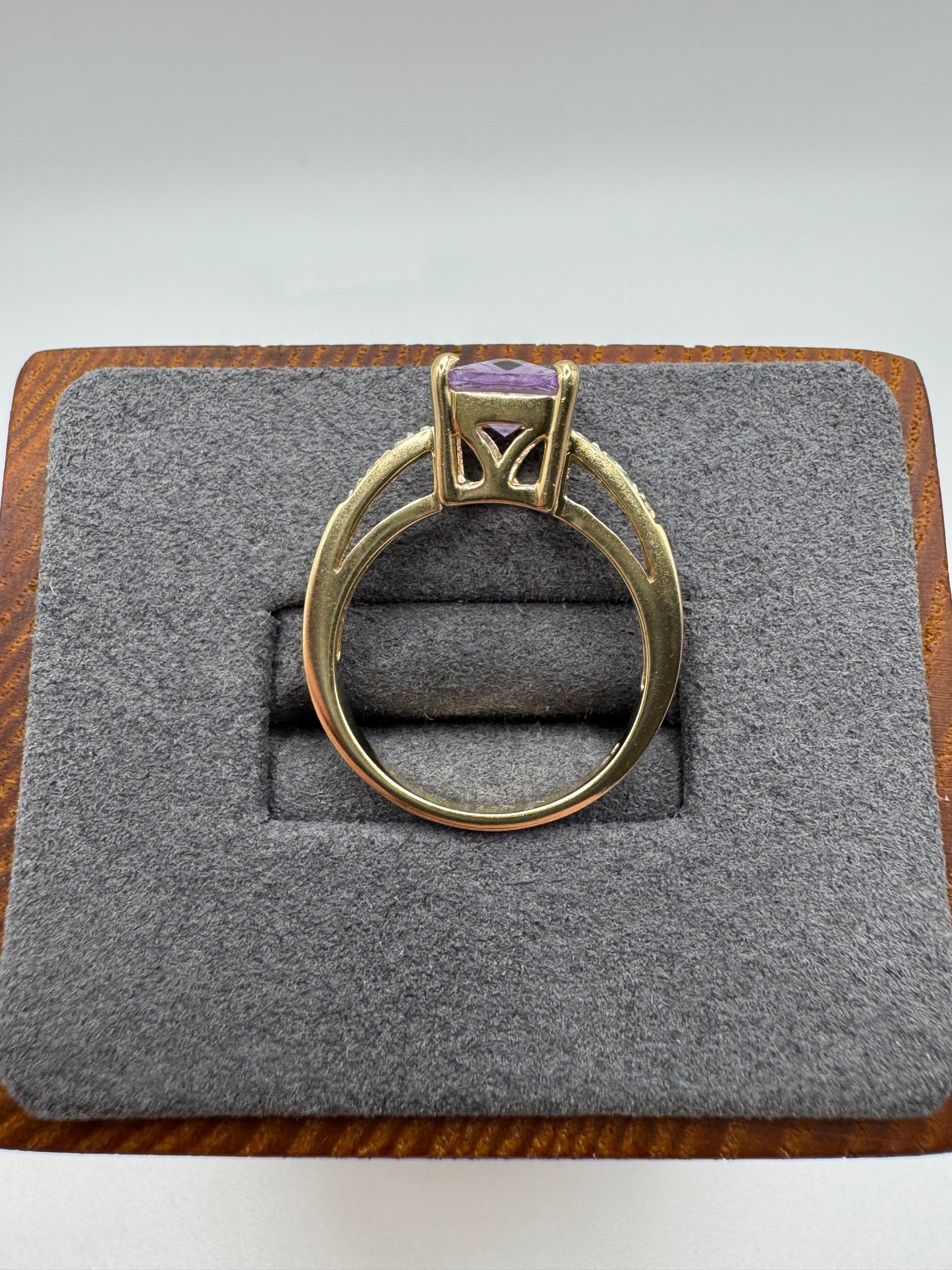 9ct gold kunzite and diamond ring