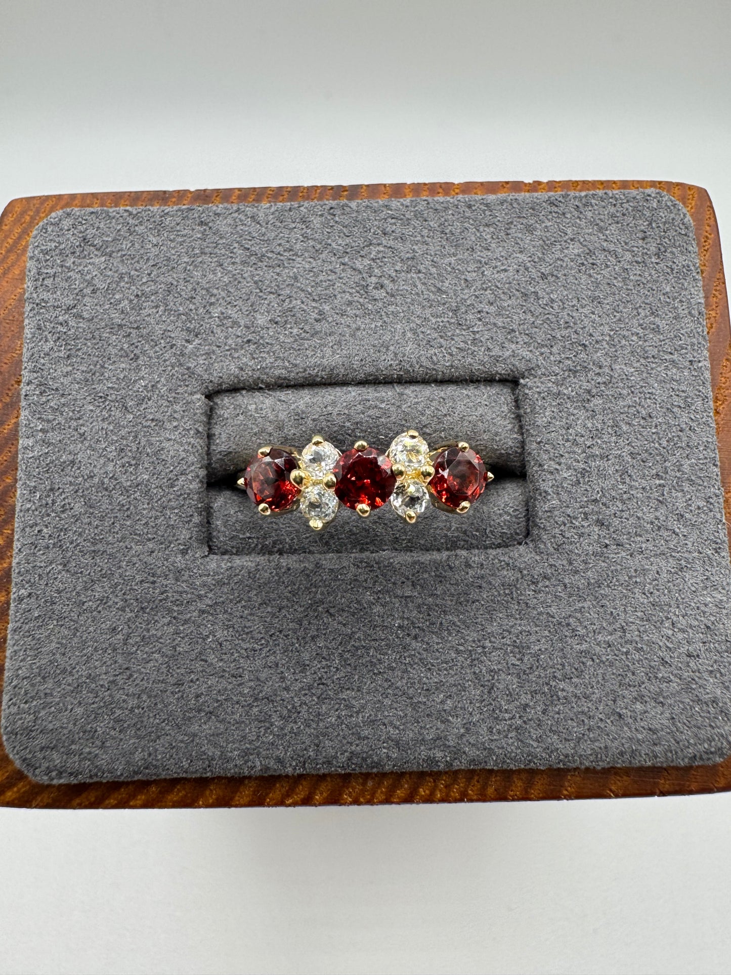 9ct gold garnet and zircon ring