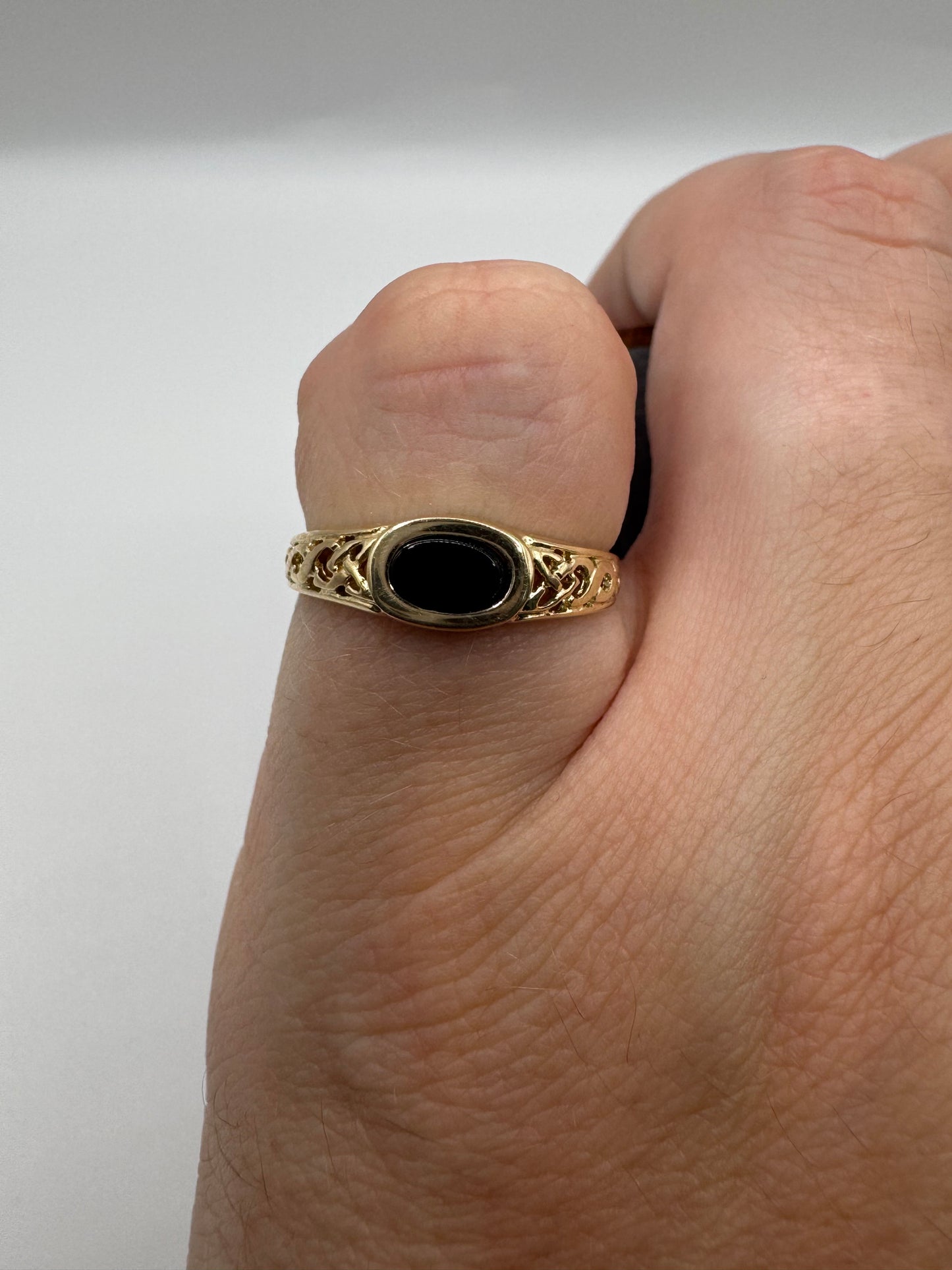 9ct gold onyx signet ring