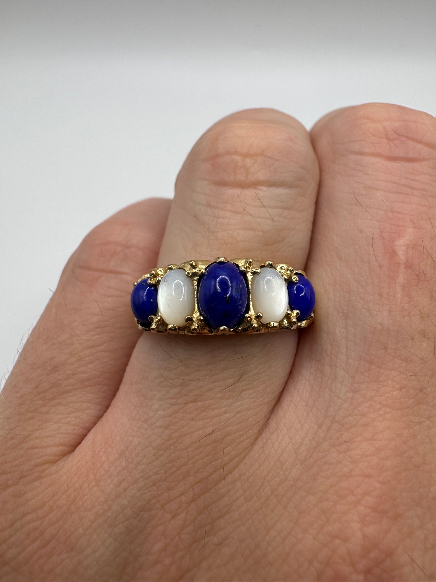 9ct gold lapis lazuli and mother of pearl ring