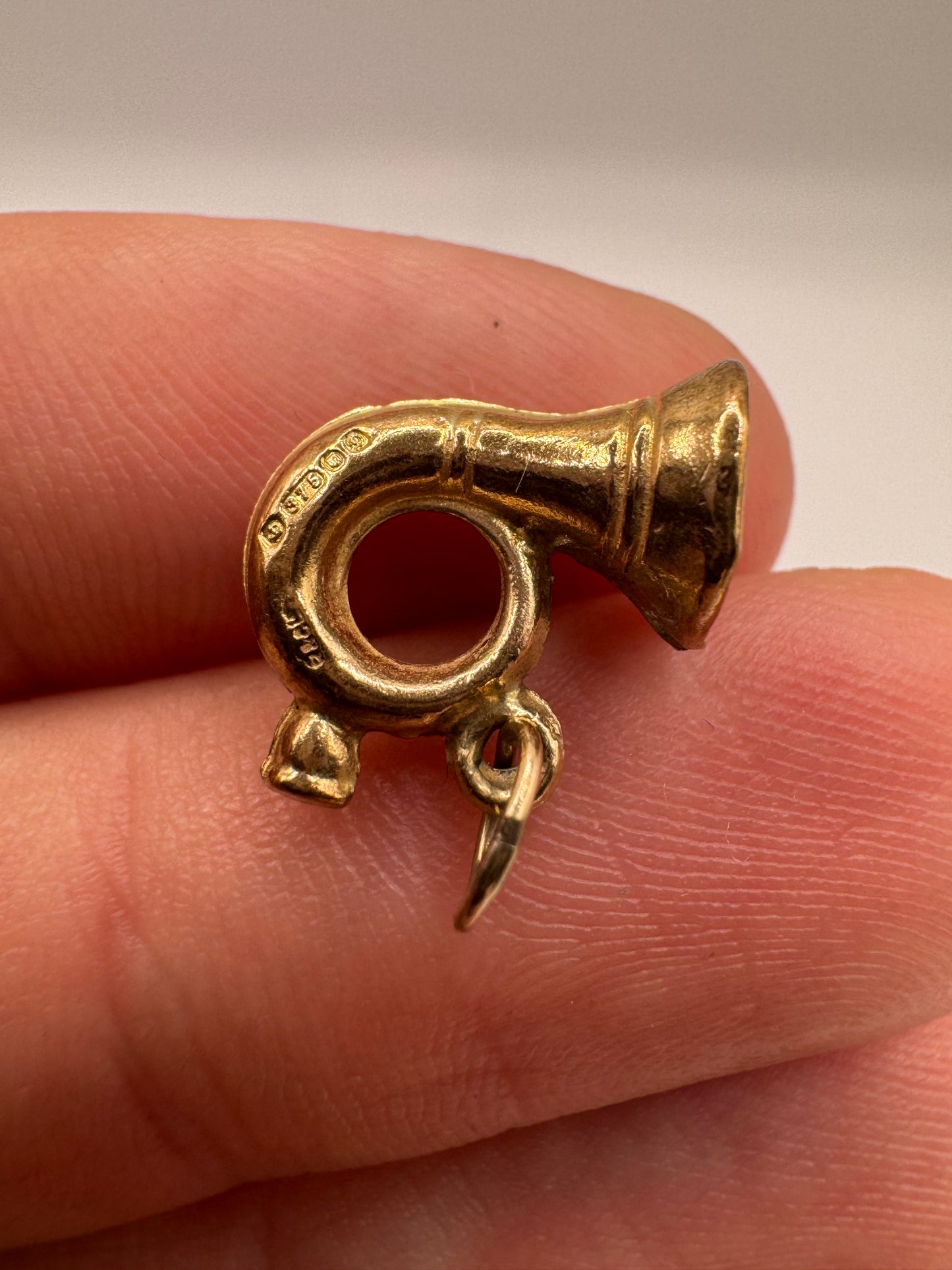 9ct gold instrument charm