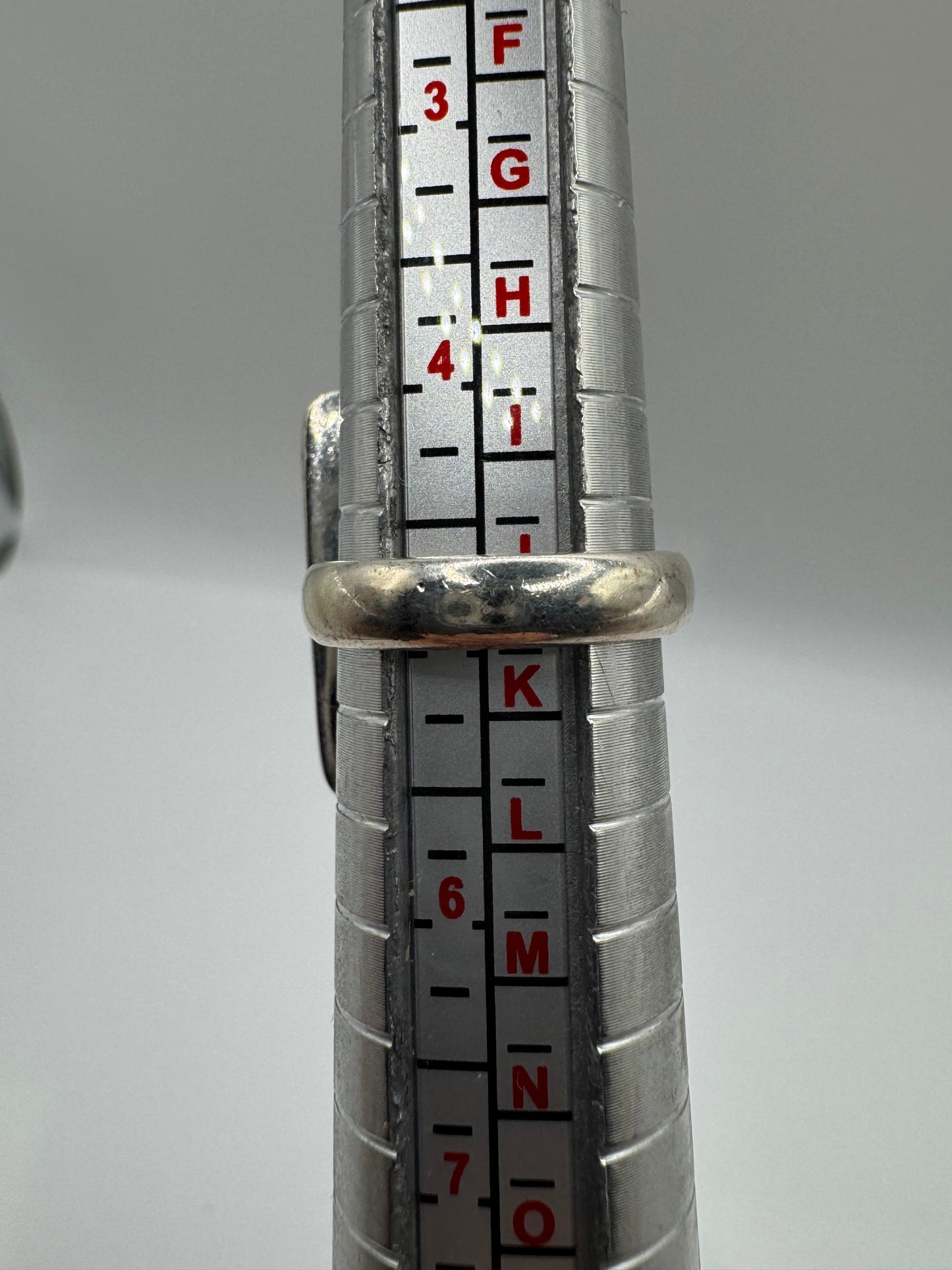 Silver gemstone ring