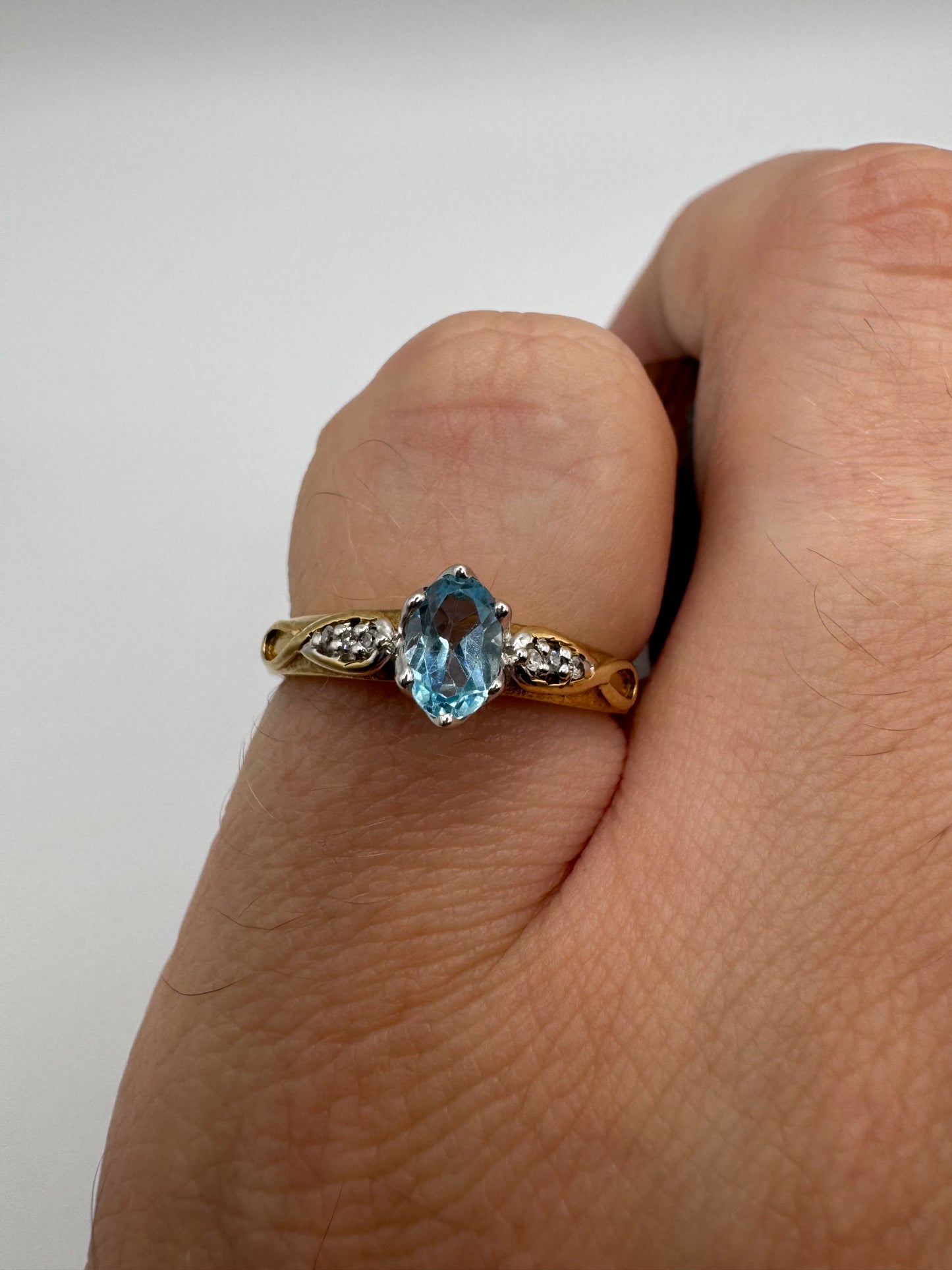 9ct gold topaz and diamond ring