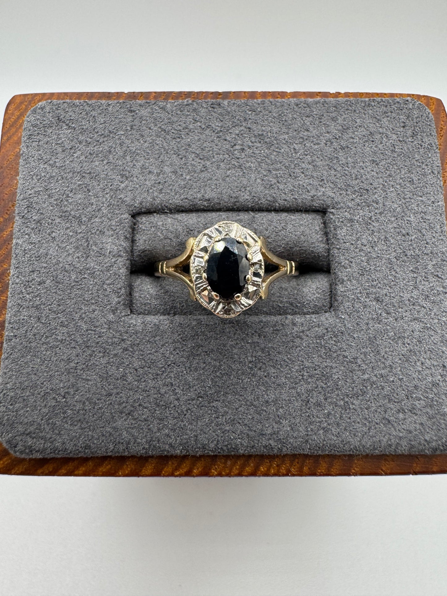 9ct gold sapphire and diamond ring