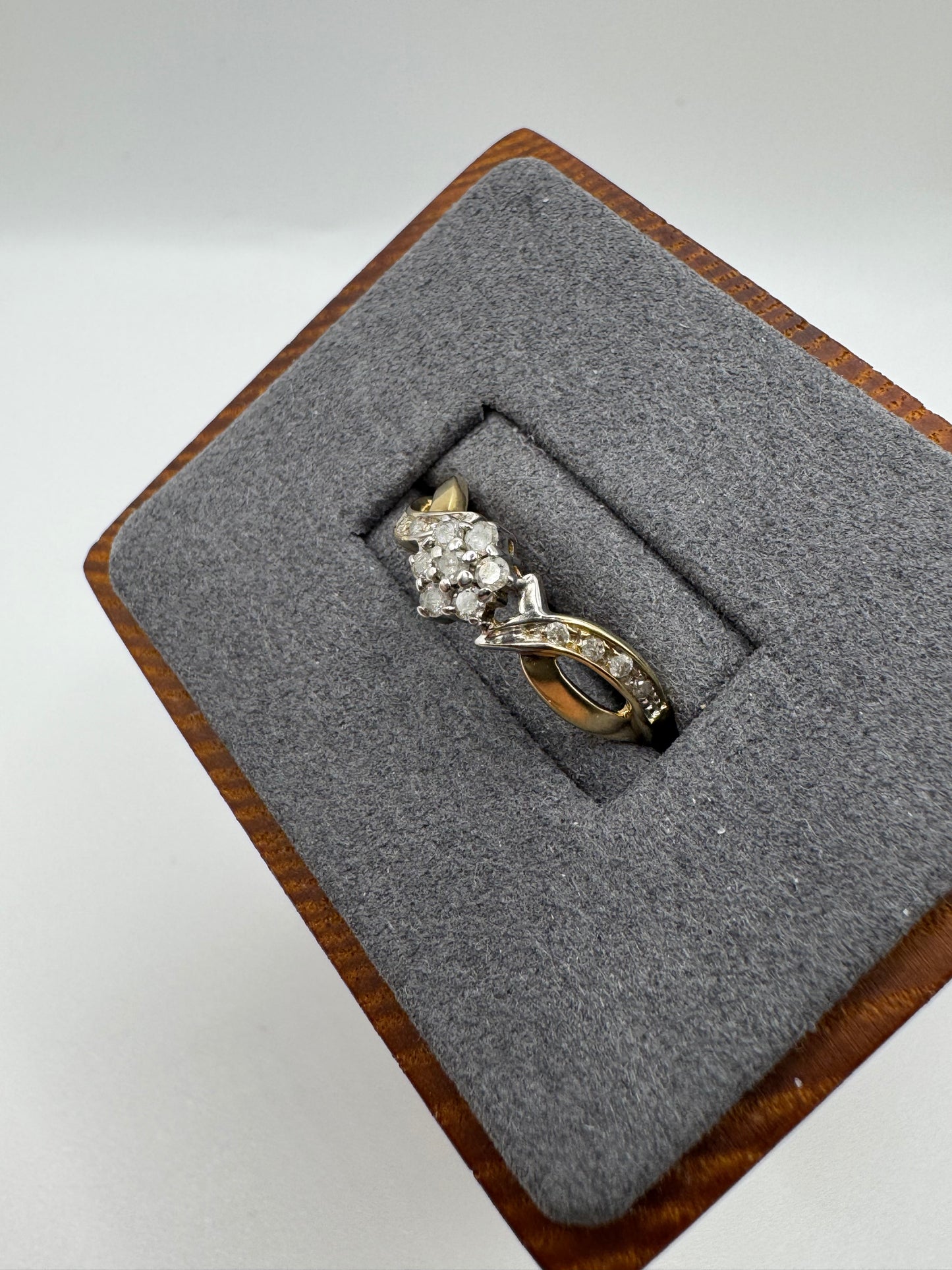 9ct gold diamond cluster ring