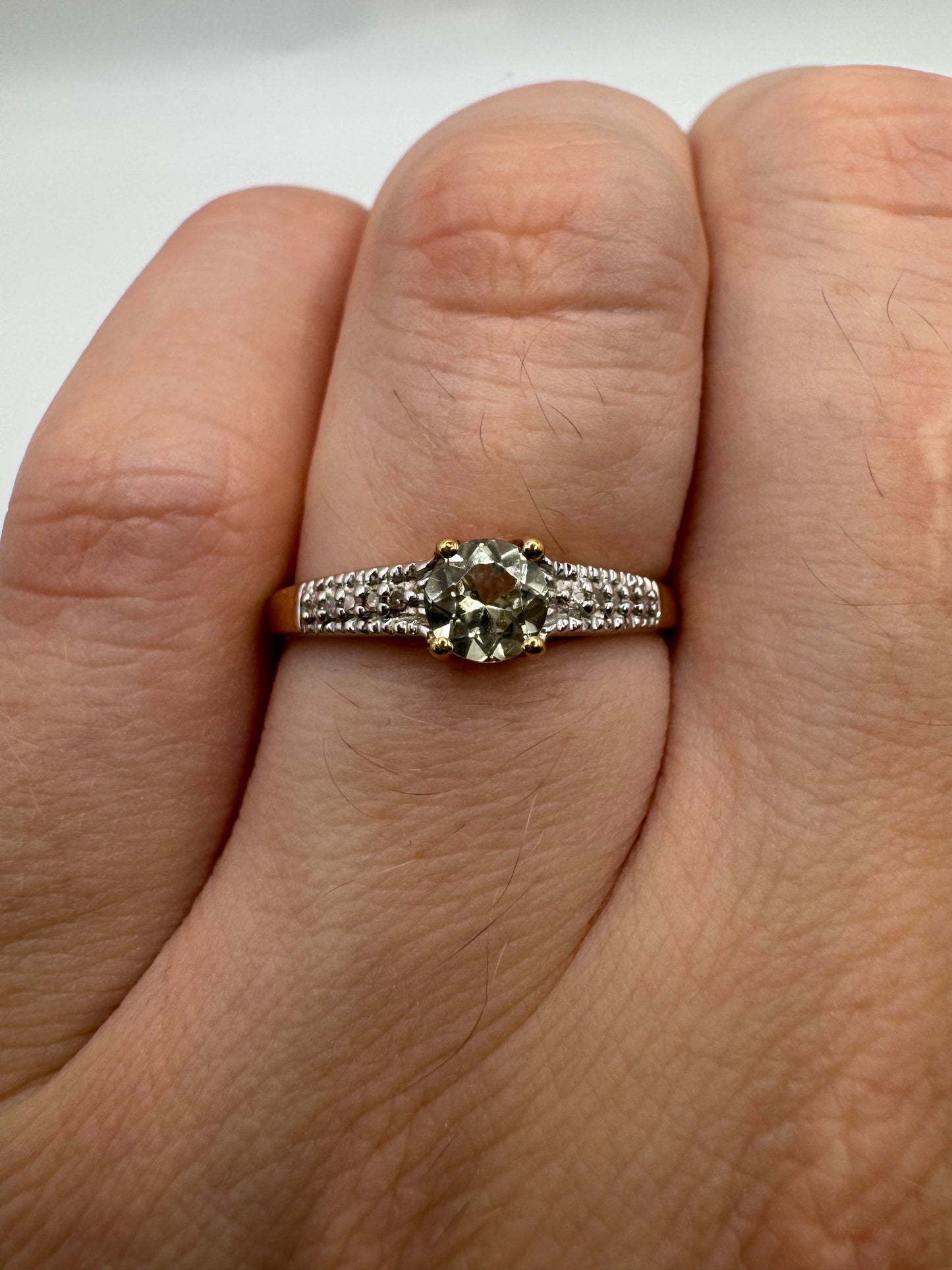 9ct gold quartz and diamond ring
