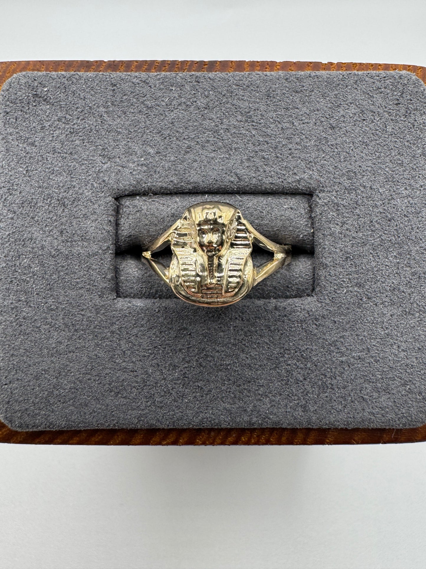 9ct gold tutenkhamun ring