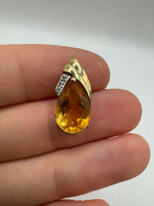 9ct gold citrine and diamond pendant