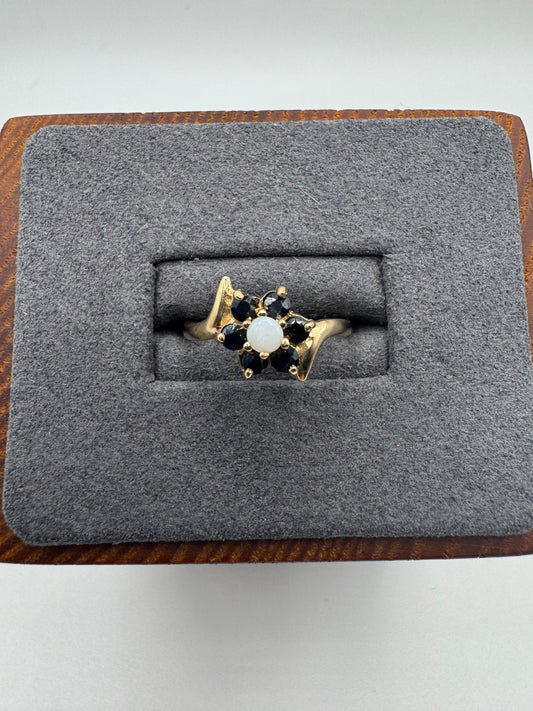 9ct gold sapphire and opal ring