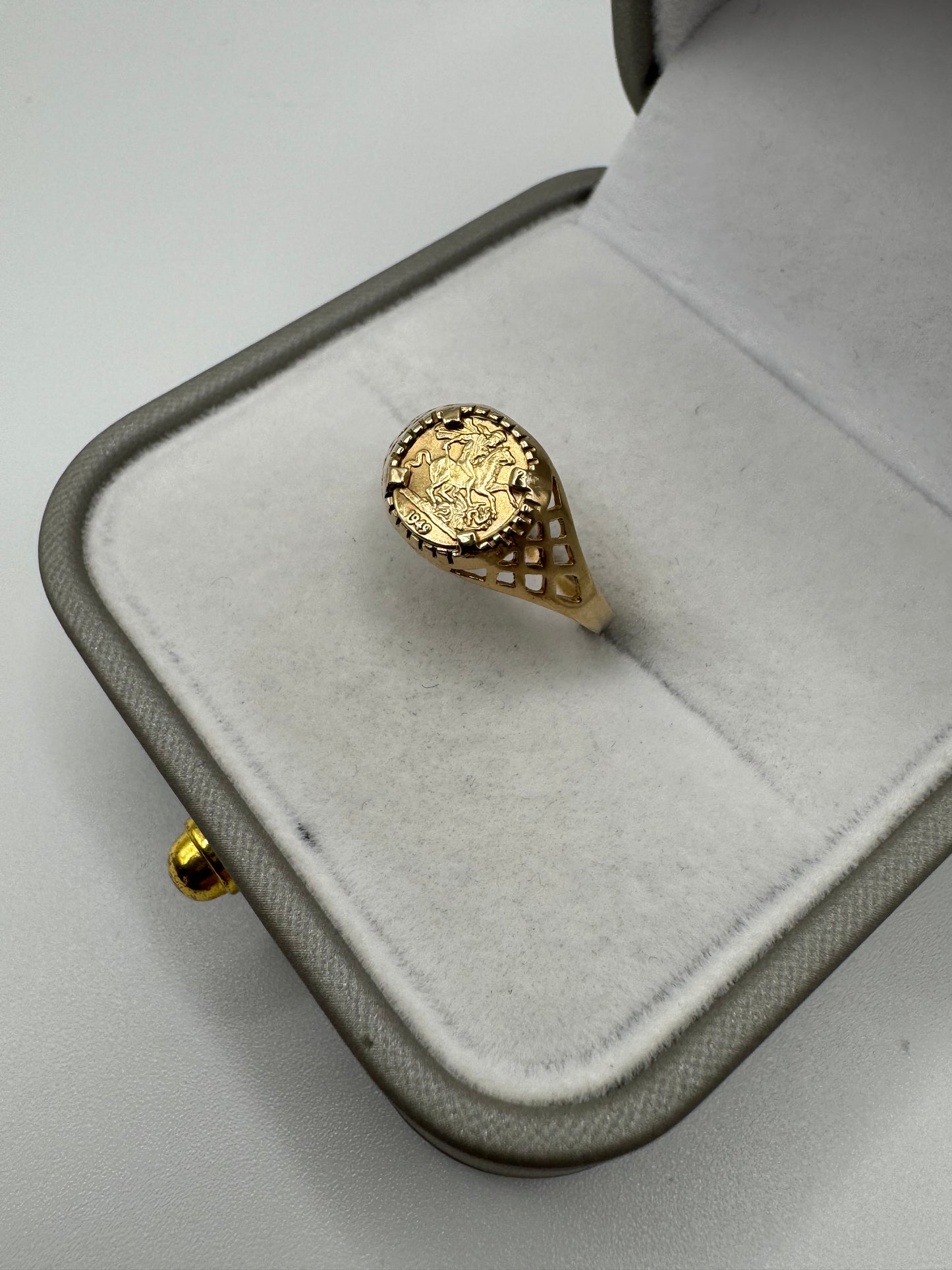 9ct gold St George ring