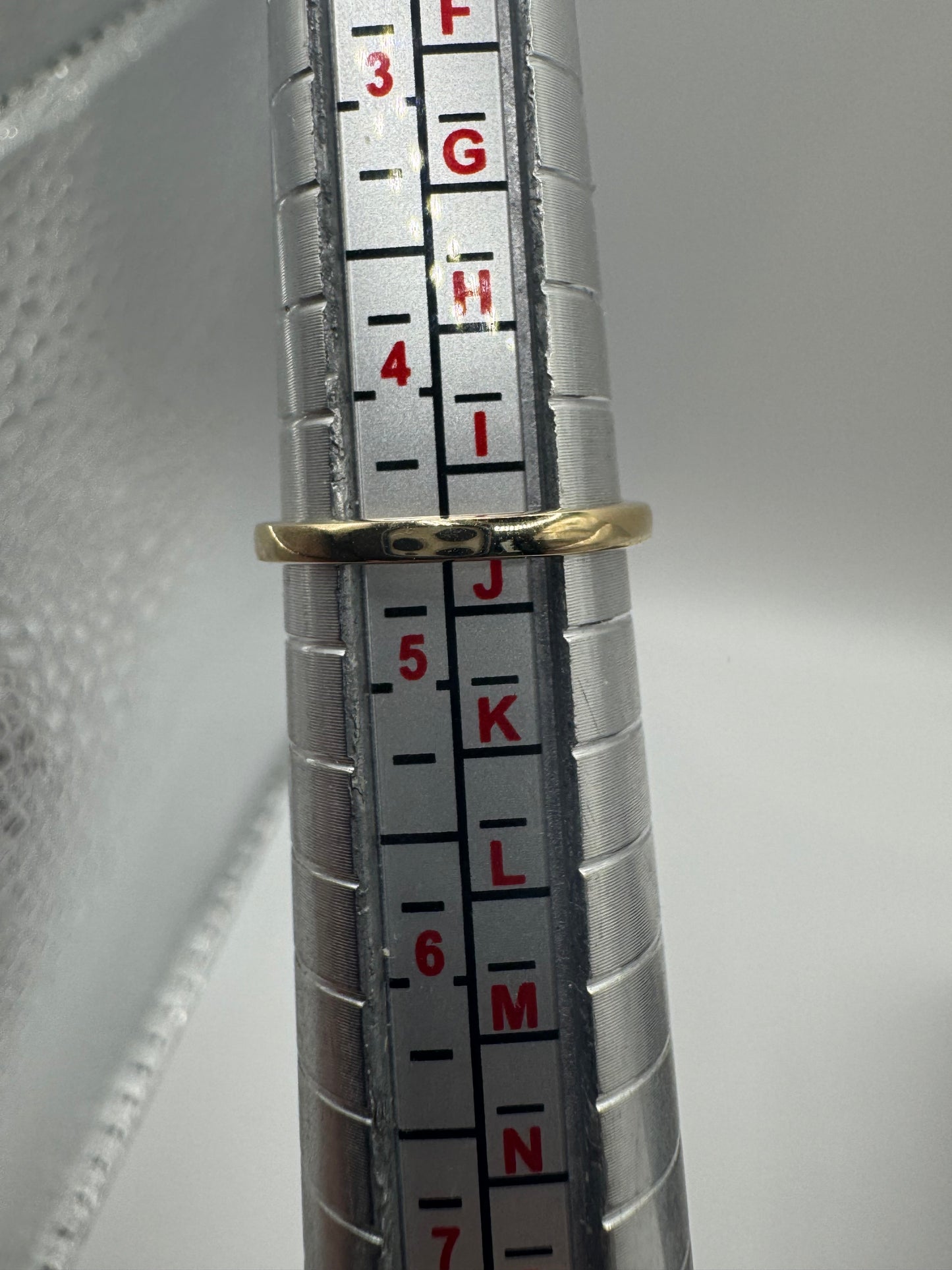 9ct gold torque ring
