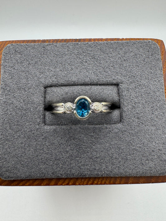 9ct white gold topaz and diamond ring