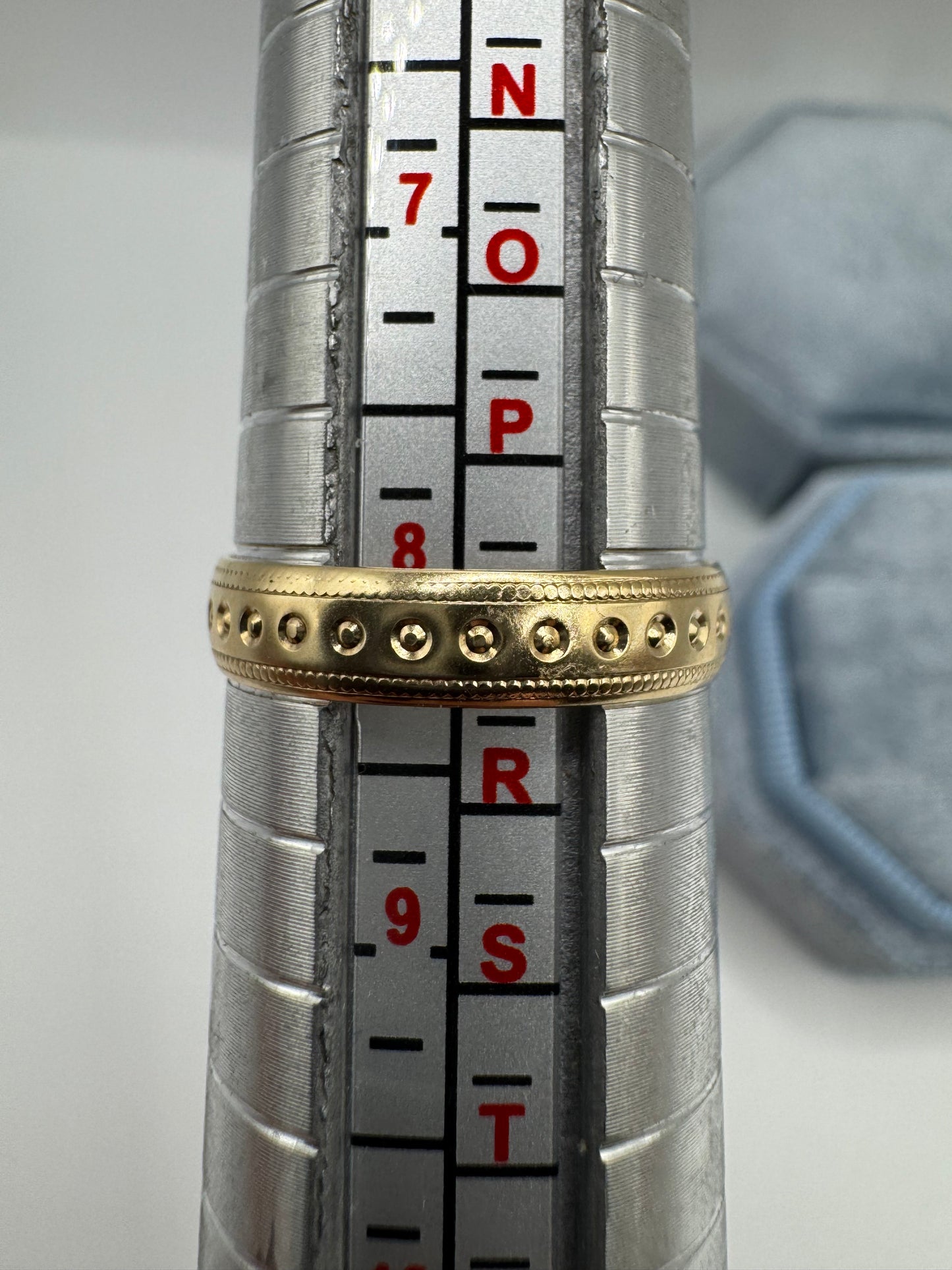 9ct gold patterned band