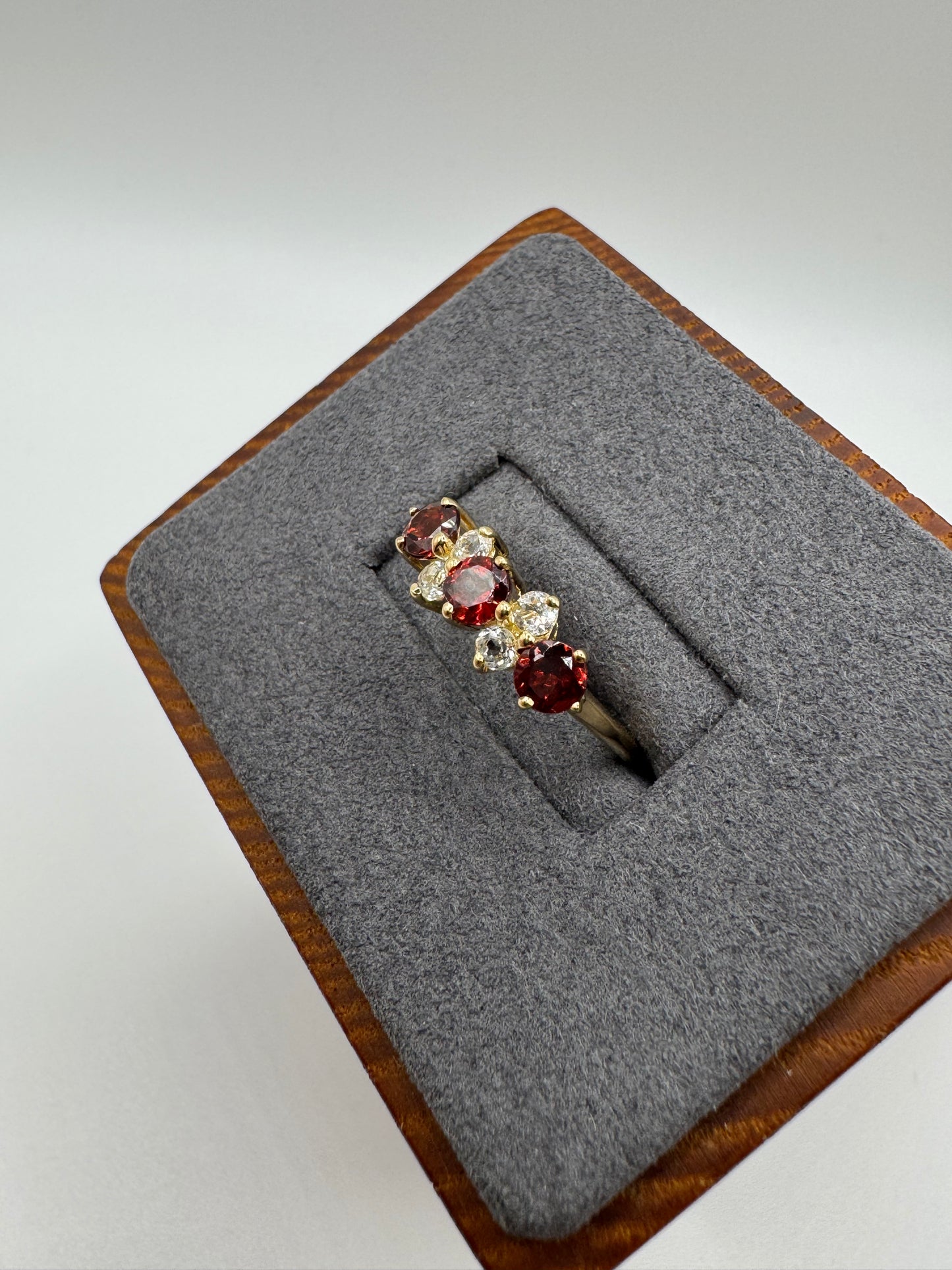 9ct gold garnet and zircon ring