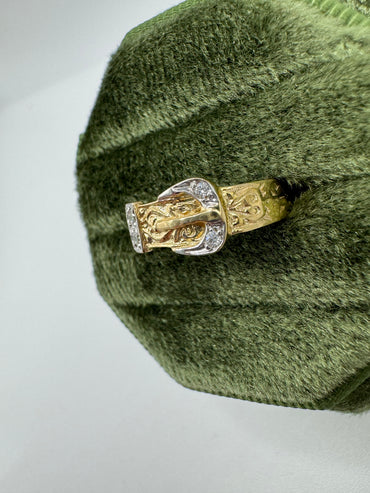 9ct gold cz engraved buckle ring