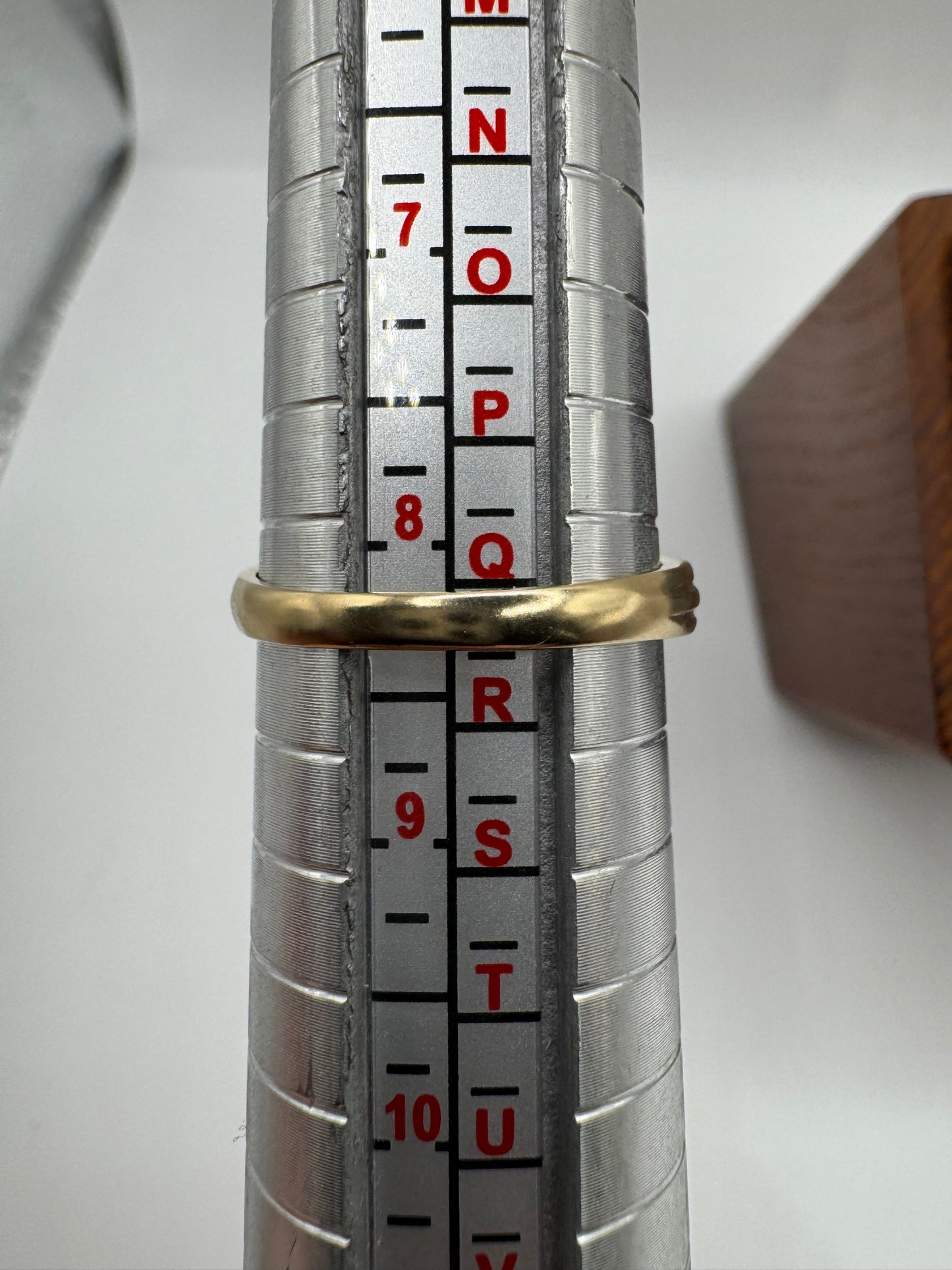 9ct gold sapphire and diamond ring