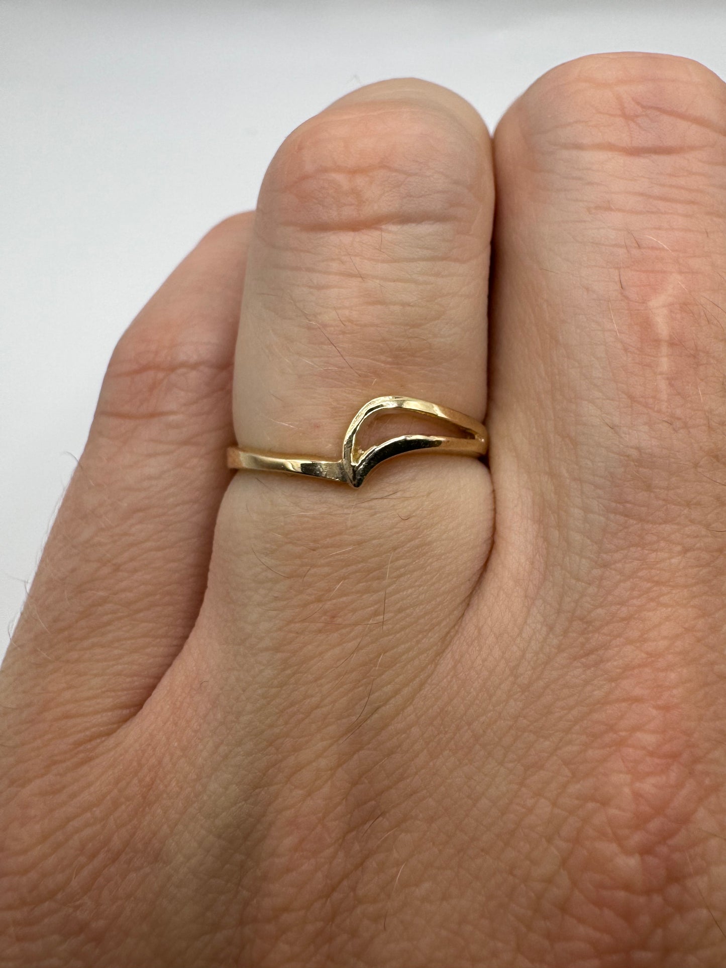9ct gold wishbone ring