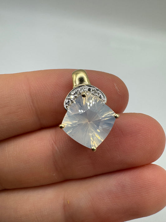 9ct gold quartz and diamond pendant