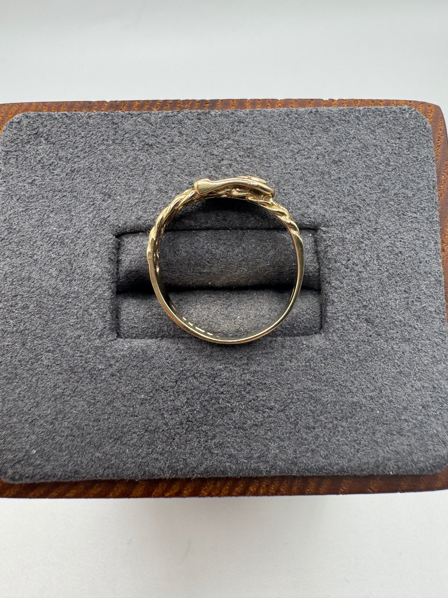 9ct gold buckle ring