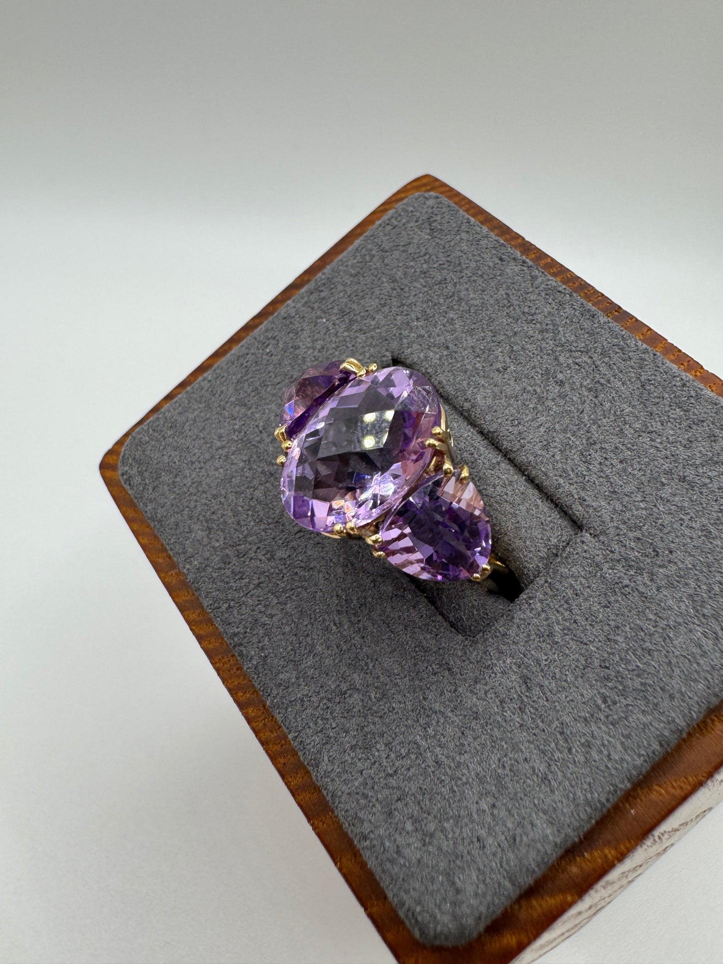 Heavy 9ct gold amethyst ring