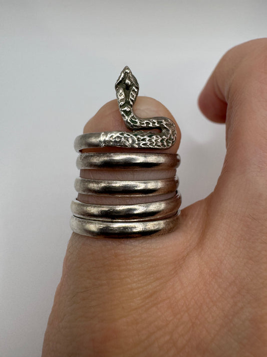 Silver snake ring (6.75-N)