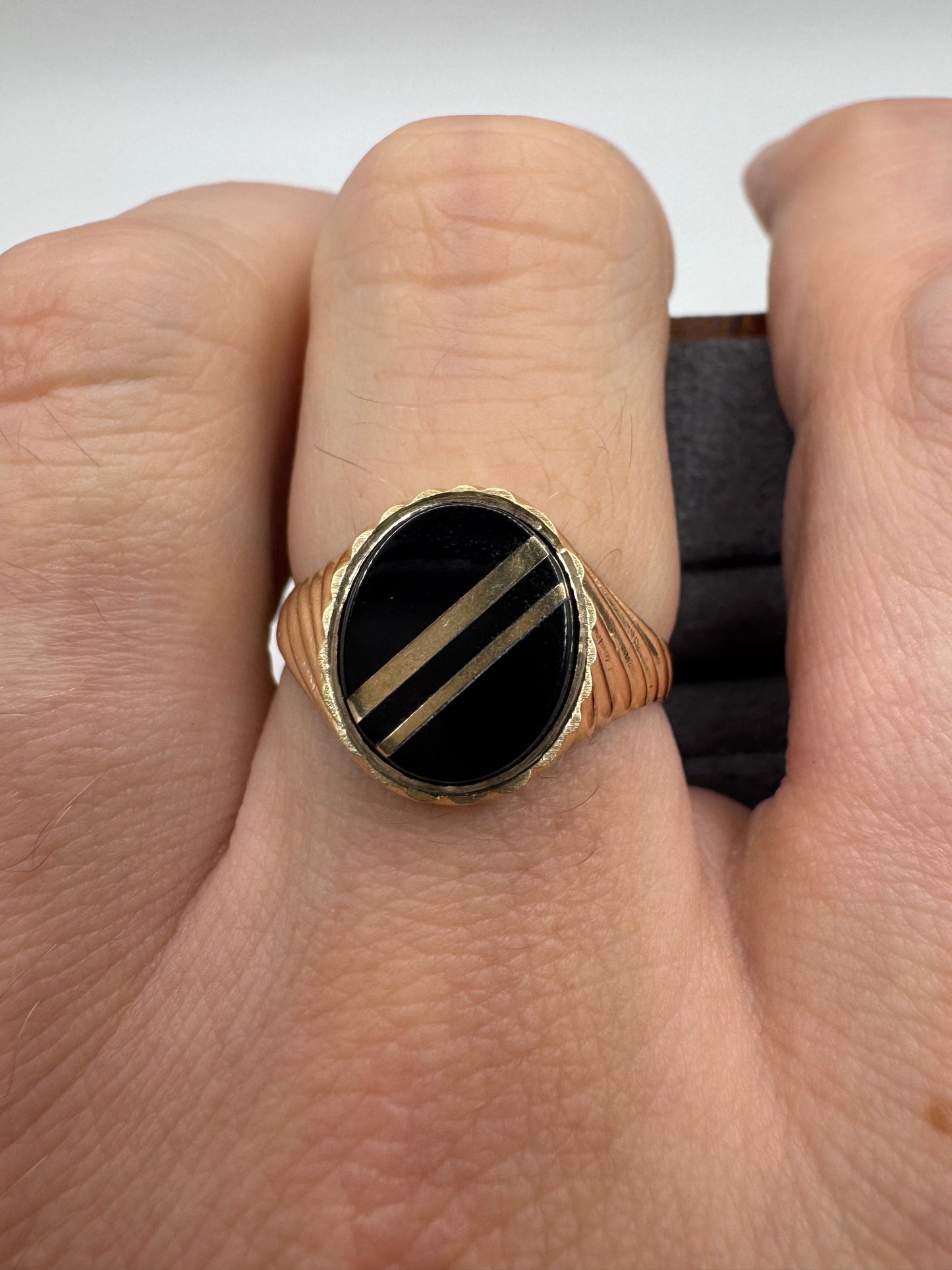 9ct gold onyx signet ring