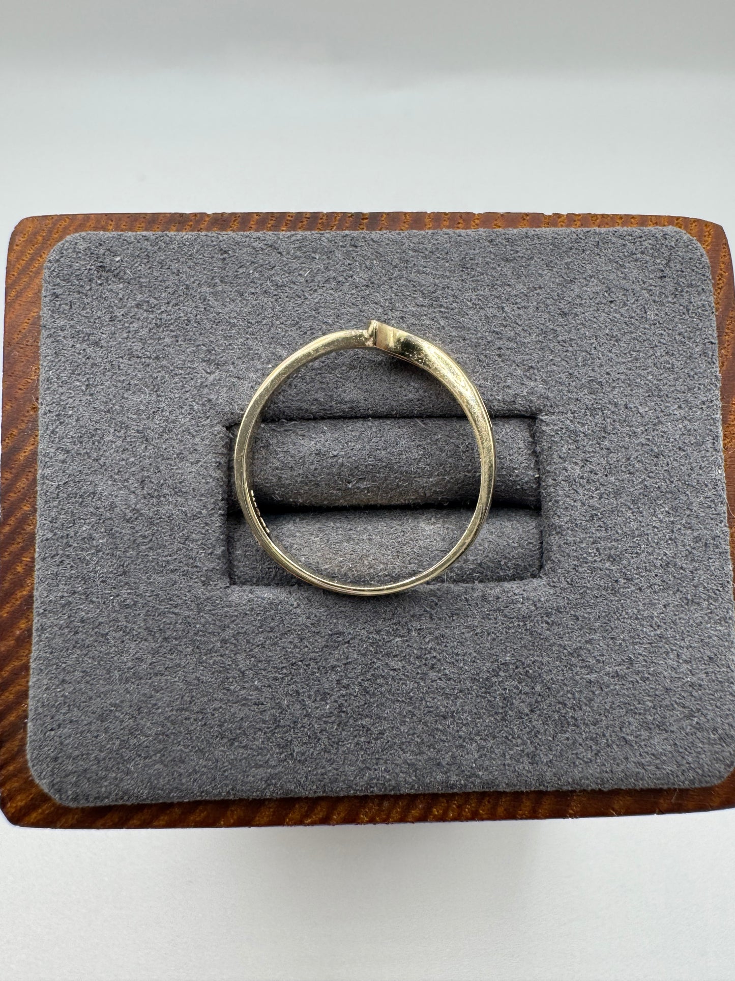 9ct gold wishbone ring