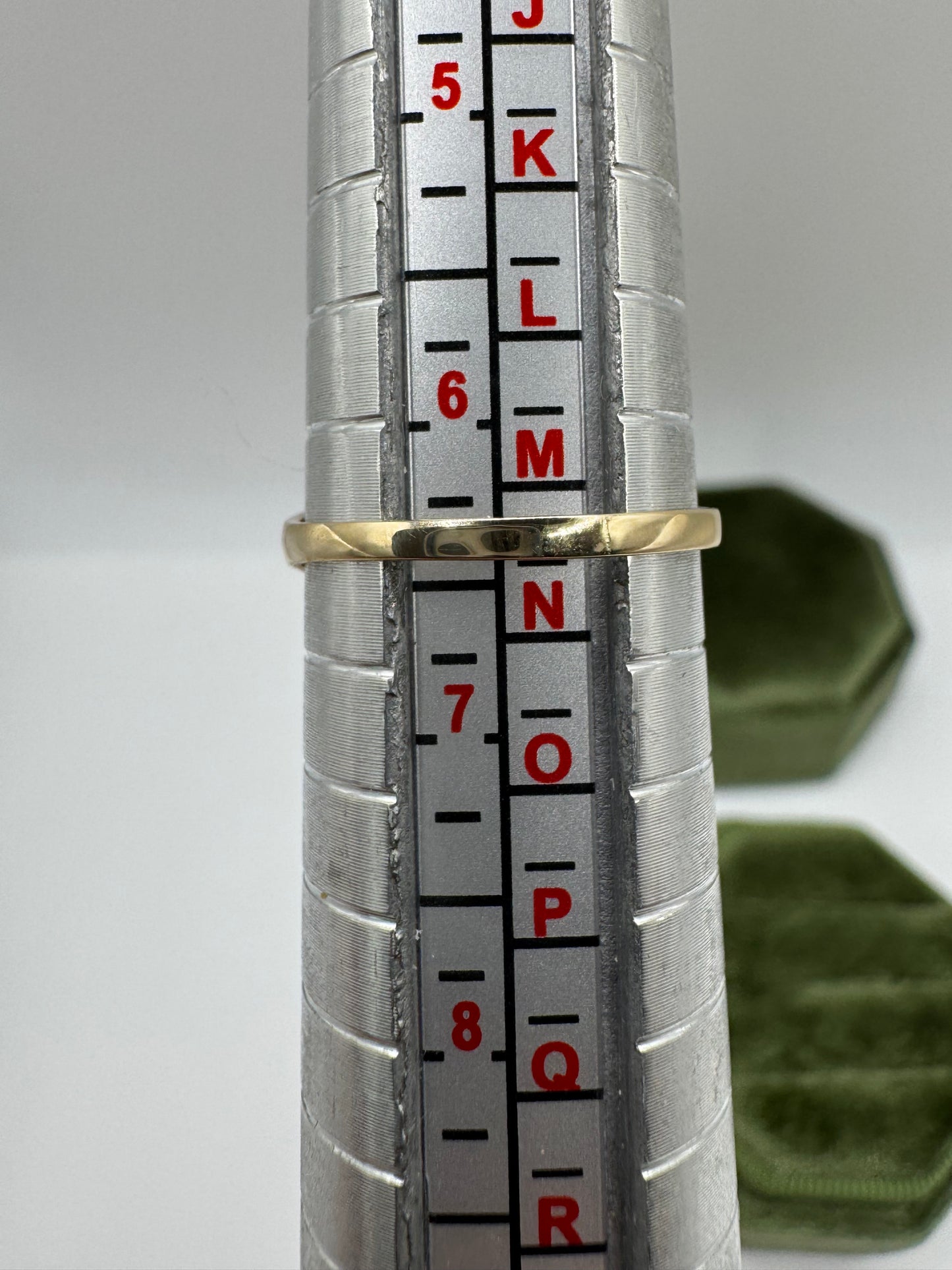 9ct gold moonstone gypsy ring