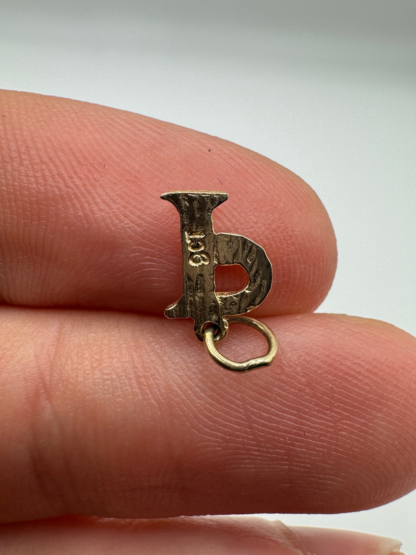 9ct gold initial P charm
