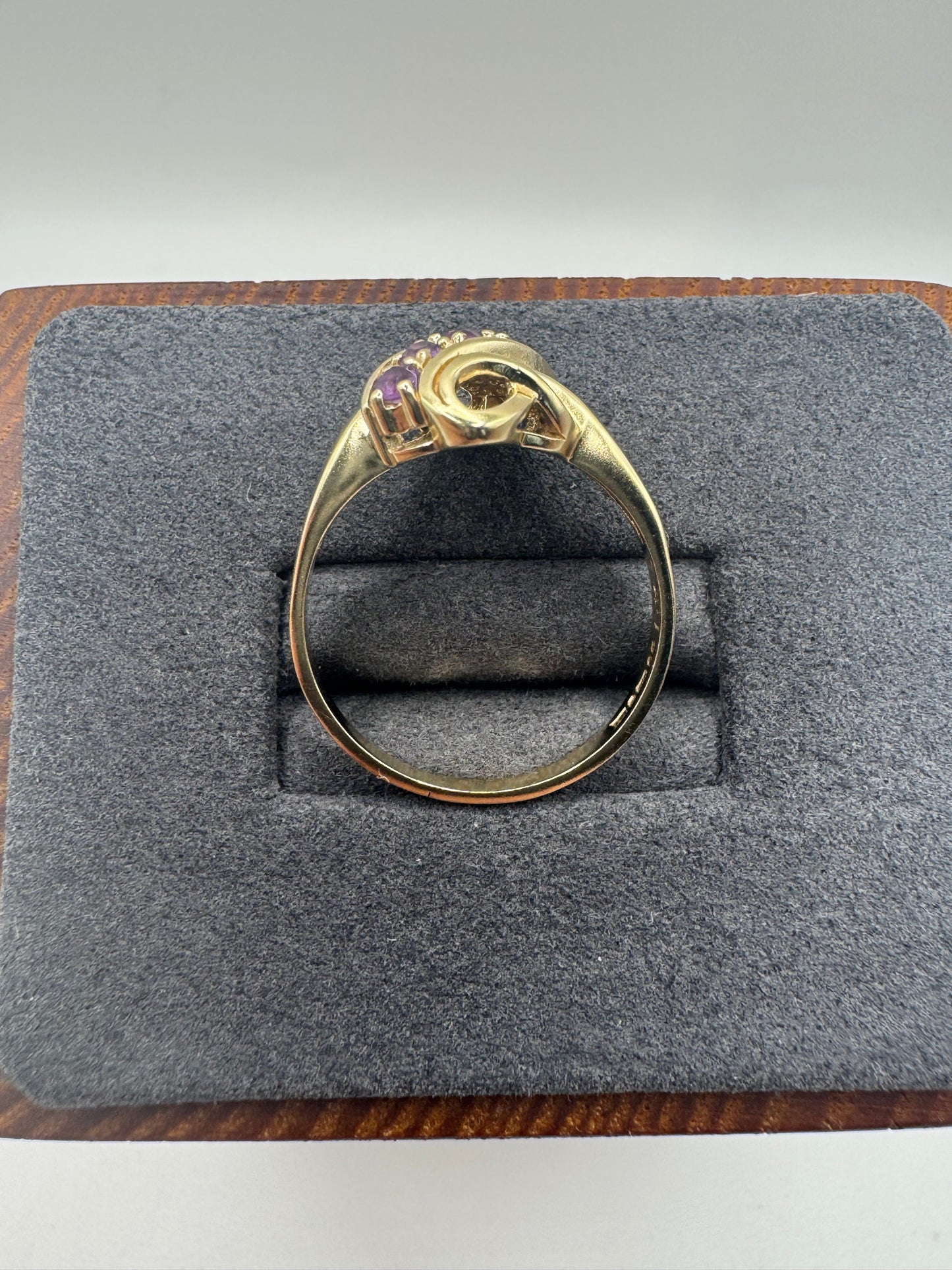 9ct gold amethyst ring