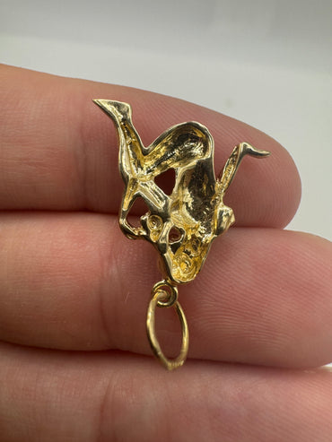 9ct gold Virgo zodiac pendant