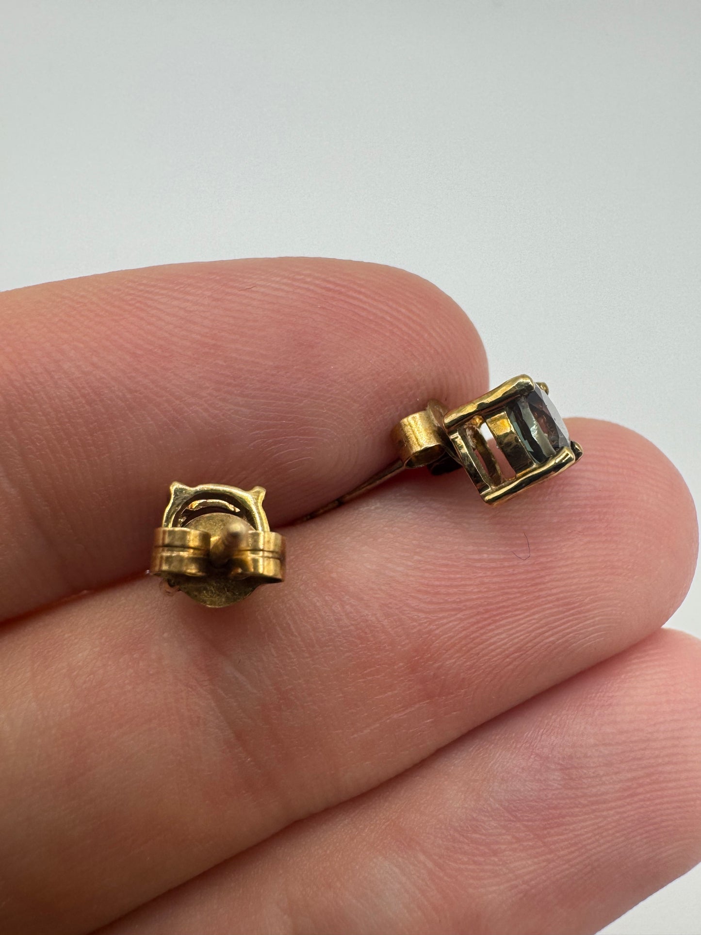 9ct gold quartz earrings