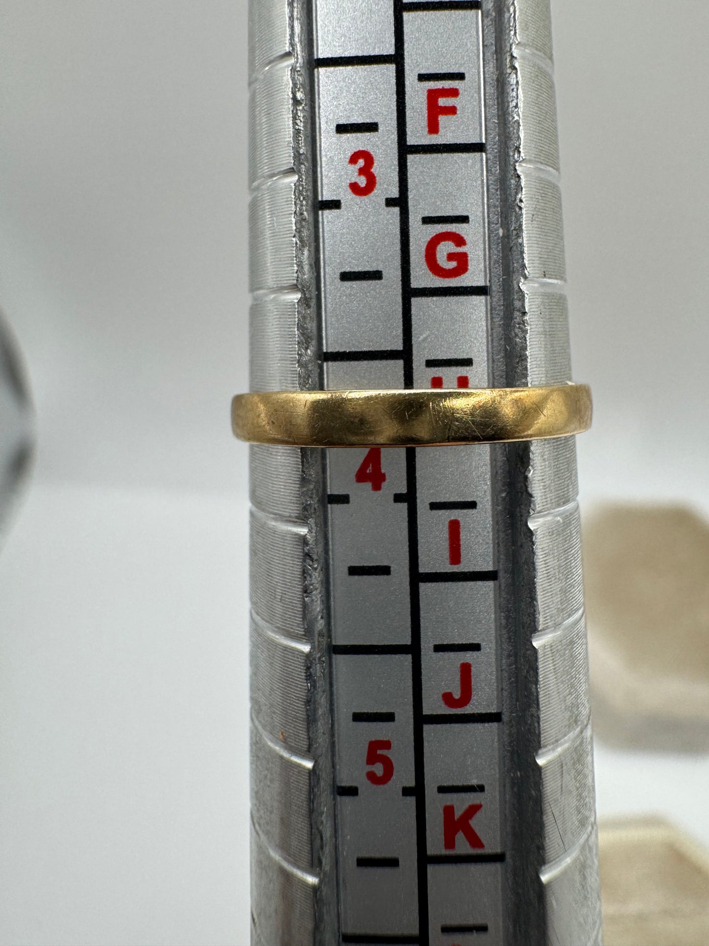 9ct gold emerald heart ring